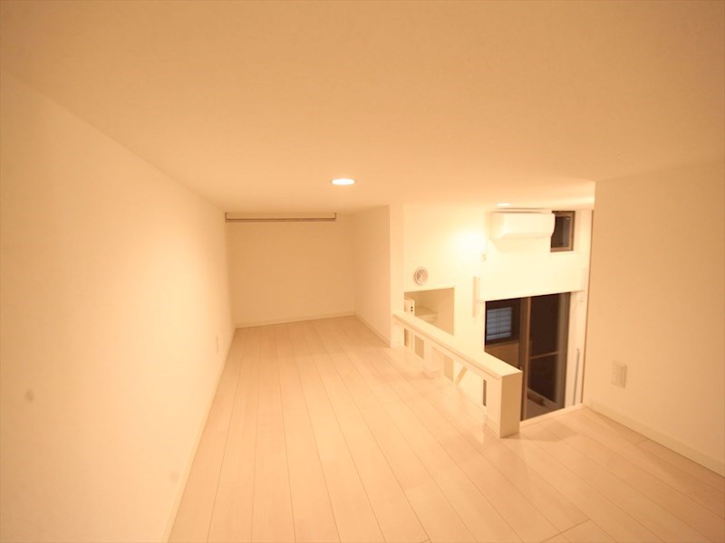 その他部屋・スペース　上階ロフト5.6帖（収納としてもお部屋としても使えます）
