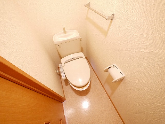 トイレ　清潔感のあるトイレです