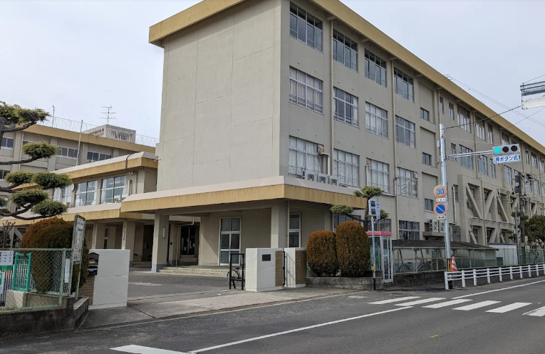 小学校　岡山市立南輝小学校（小学校）まで149m