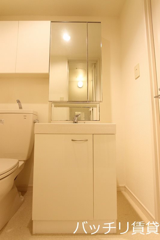 洗面設備　同型タイプの為、現状を優先致します。
