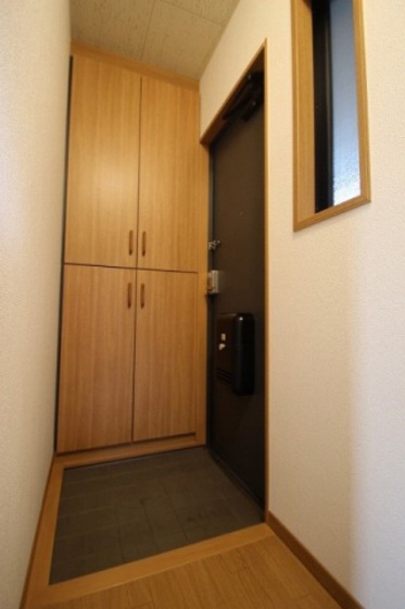 玄関　※別部屋の写真です
