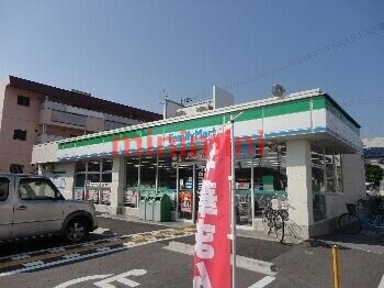 コンビニ　ファミリーマート茨木水尾店（コンビニ）まで562m