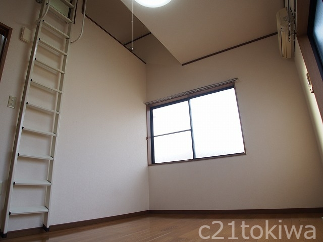 居室・リビング　※同建物別部屋写真です