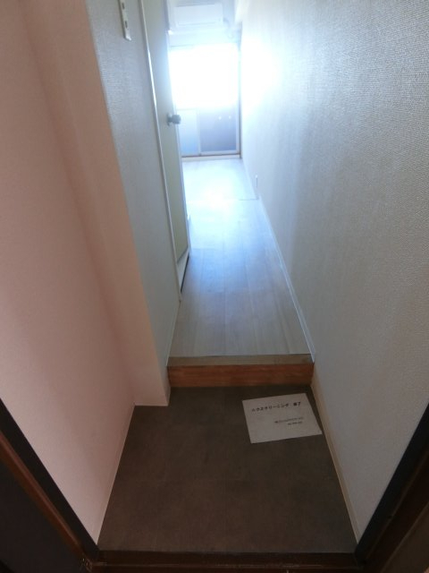 玄関　他のお部屋の参考写真となります。