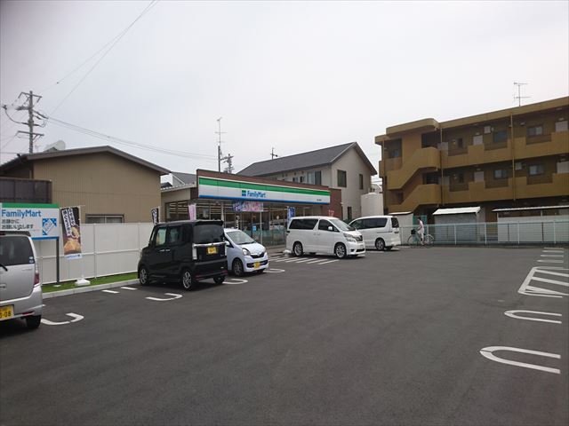 コンビニ　ファミリーマート　浜松上島東店（コンビニ）まで300m