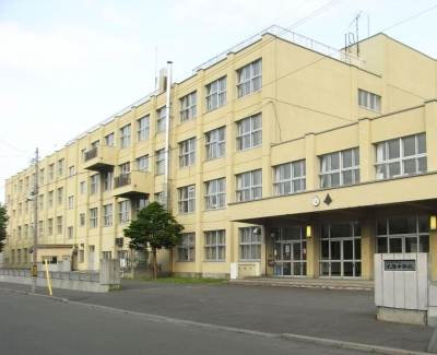 中学校　札幌市立光陽中学校（中学校）まで707m