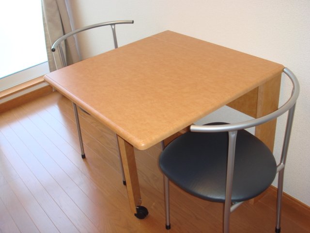 その他設備　テーブルは折り畳むこともできます。