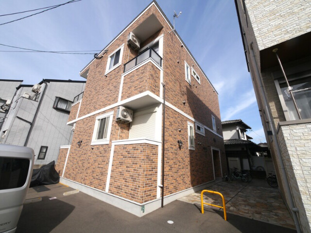 建物外観　2020年築の人気アパートです