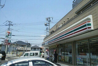 コンビニ　セブンイレブン（コンビニ）まで600m