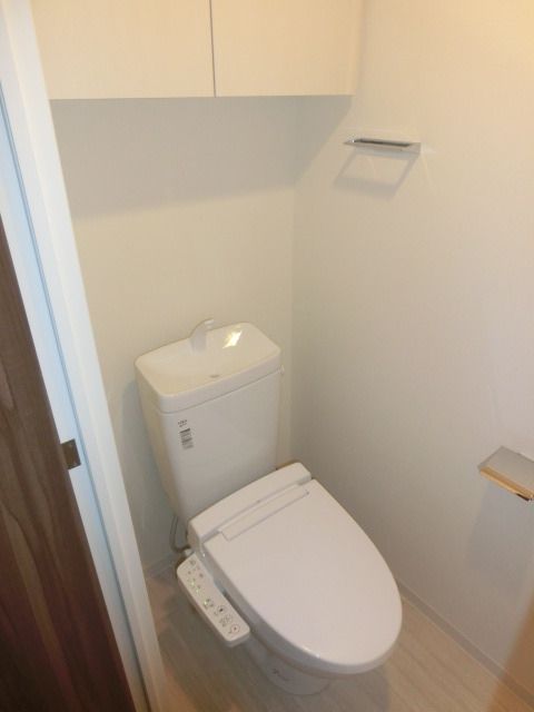 トイレ　ウォシュレット付です