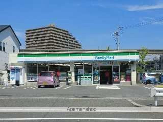 コンビニ　ファミリーマート（コンビニ）まで439m