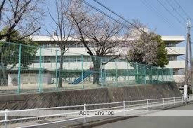 小学校　吹田市立東山田小学校（小学校）まで870m