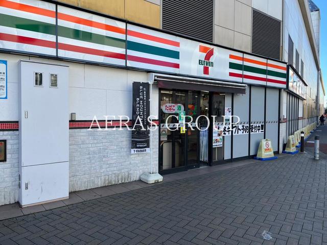 コンビニ　セブンイレブン 世田谷喜多見駅前店（コンビニ）まで270m