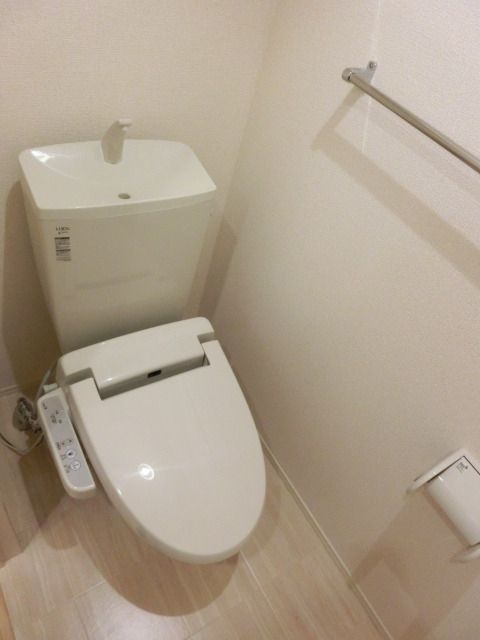 トイレ　温水洗浄暖房便座