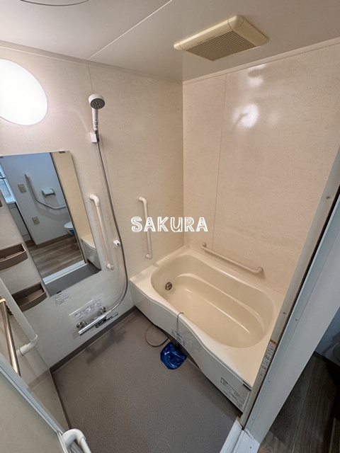 バス・シャワールーム　ご家族や長時間入浴に便利な追い炊き機能付きです♪