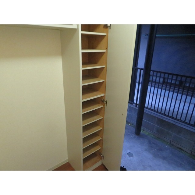 玄関　シューズボックス
