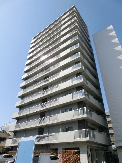 建物外観　２００９年築、駅まで５分のオートロックマンションです。
