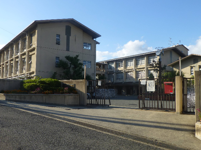 中学校　長岡京市立長岡第四中学校（中学校）まで1009m