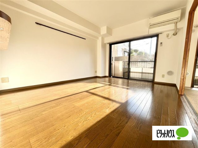 居室・リビング　※同一物件の別部屋の写真です