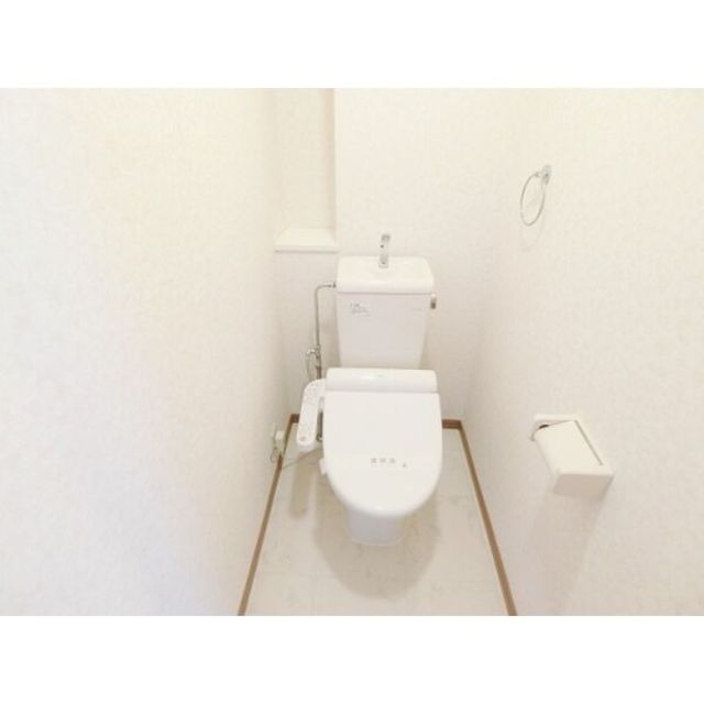 トイレ　【トイレ】別部屋の写真です。現況優先となります。