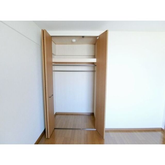 収納　【収納】別部屋の写真です。現況優先となります。