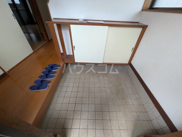 京成松戸線 鎌ケ谷大仏駅 徒歩6分 2階建 築44年の玄関写真