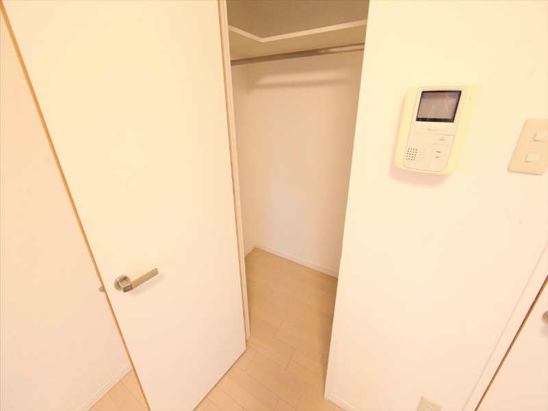 玄関　ウォークインクローゼット（収納充実してます）