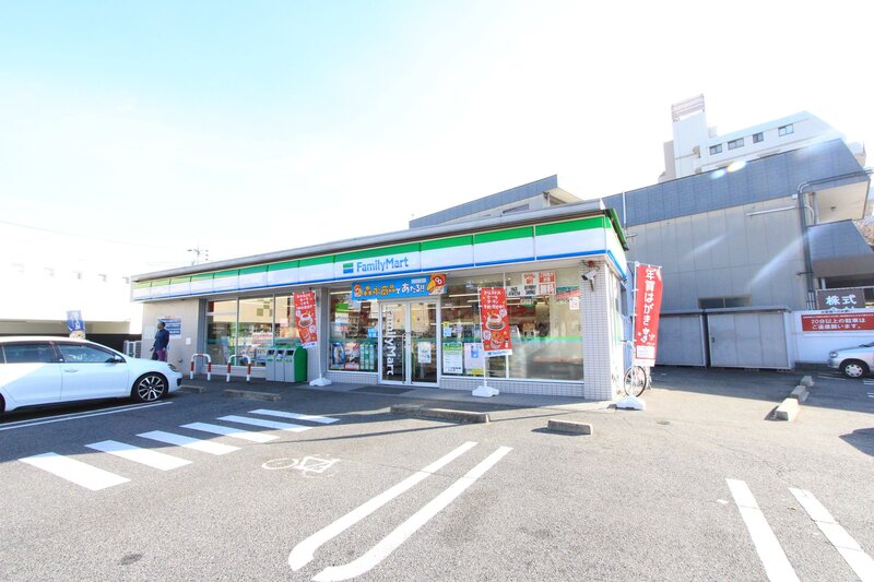 コンビニ　ファミリーマート城西二丁目店（コンビニ）まで154m