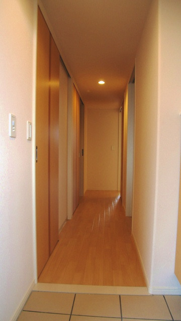 玄関　収納もある玄関です