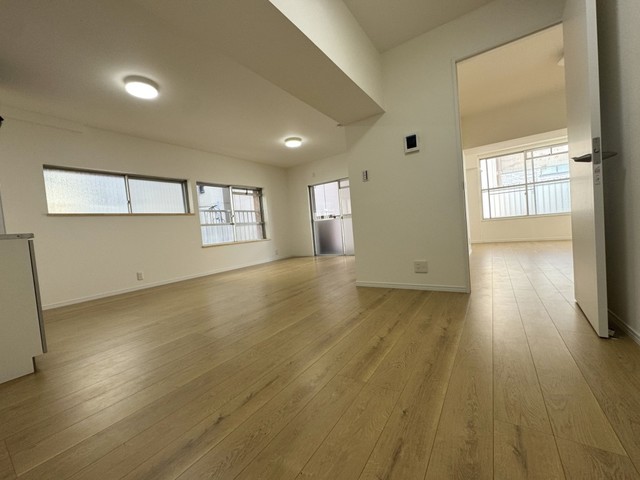その他部屋・スペース　角部屋で窓も多く風通しも良いです♪♪