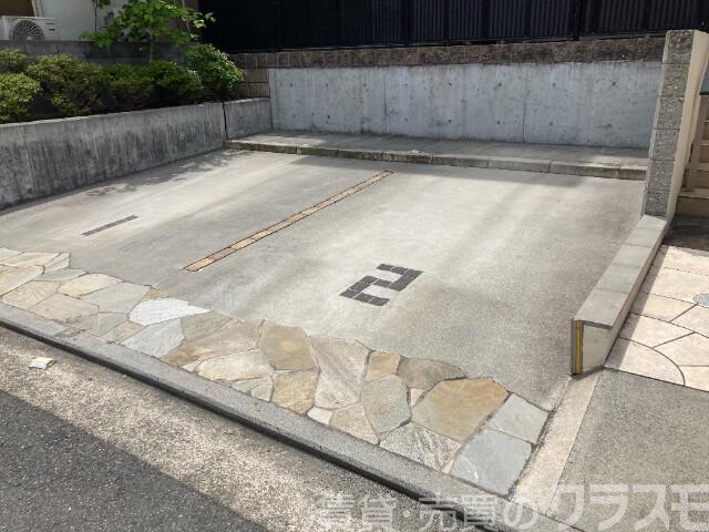 駐車場　敷地内駐車場
