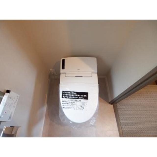 トイレ　※写真は同タイプ住戸です。