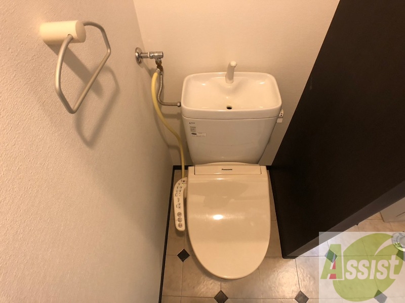 トイレ　シャワートイレになっているので快適です！