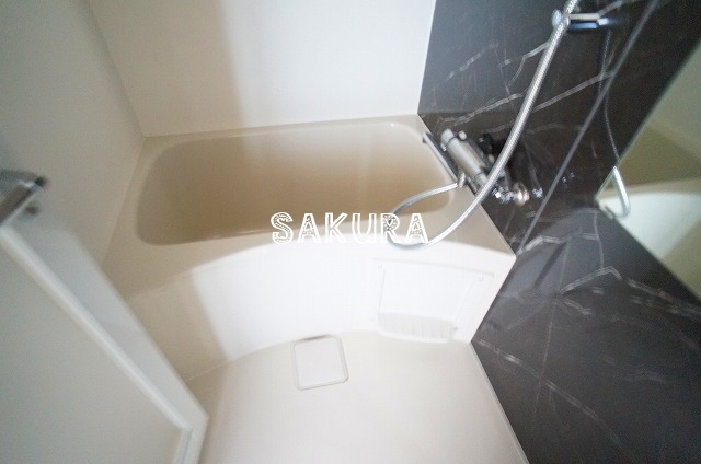 バス・シャワールーム　雨の日でも安心の浴室乾燥機付きです♪