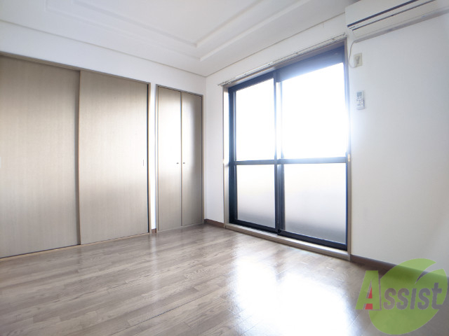 その他部屋・スペース　光が差し込み、明るい印象のお部屋でした。