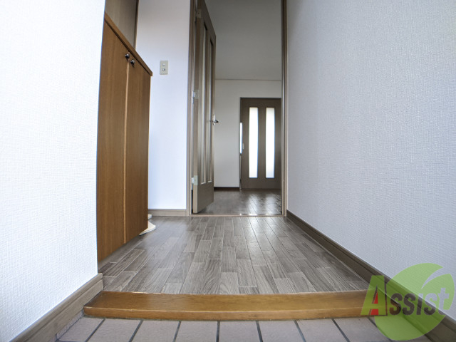 玄関　玄関です。床の色がオシャレな感じがします。