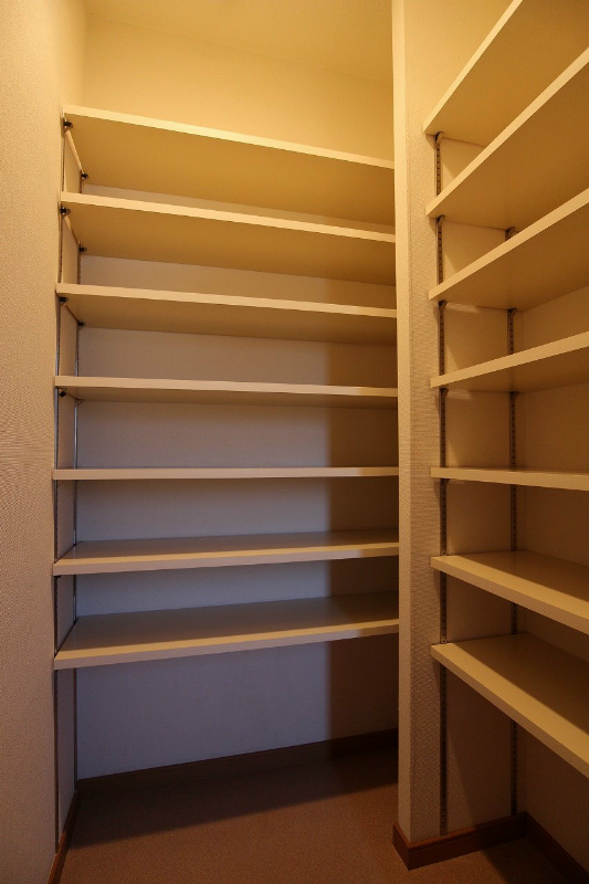 収納　大きな収納が玄関にあります。部屋付けの収納はそれ以上。※同タ