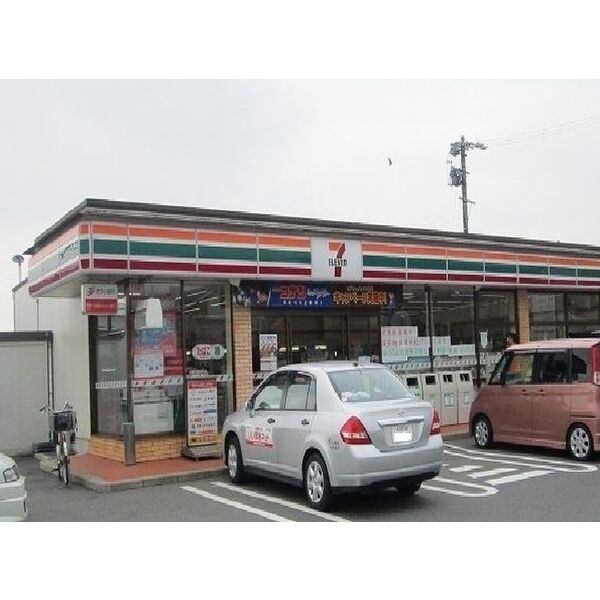 コンビニ　セブンイレブン（コンビニ）まで500m