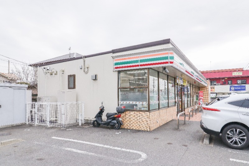 コンビニ　セブン-イレブン 伊勢崎宮子西店（コンビニ）まで856m