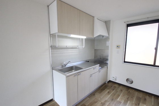 キッチン　※別部屋の写真です