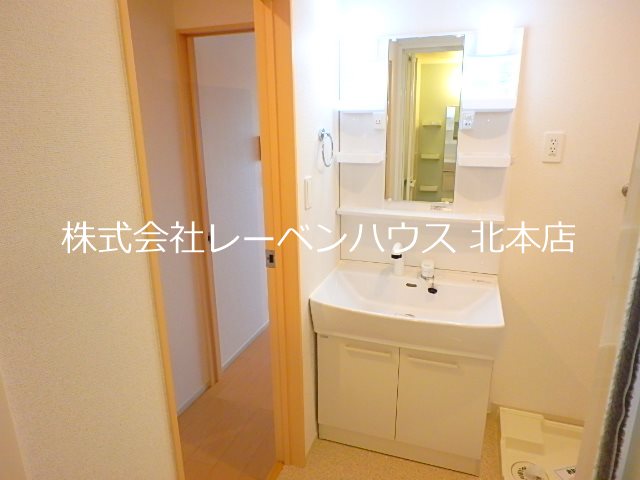 洗面設備　反転間取り中部屋参考写真です