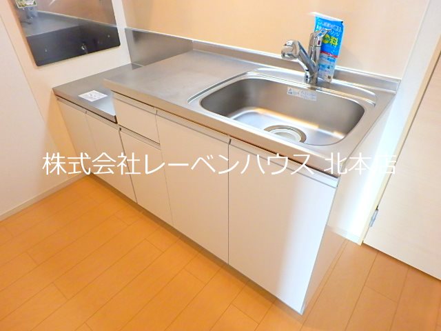 キッチン　反転間取り中部屋参考写真です