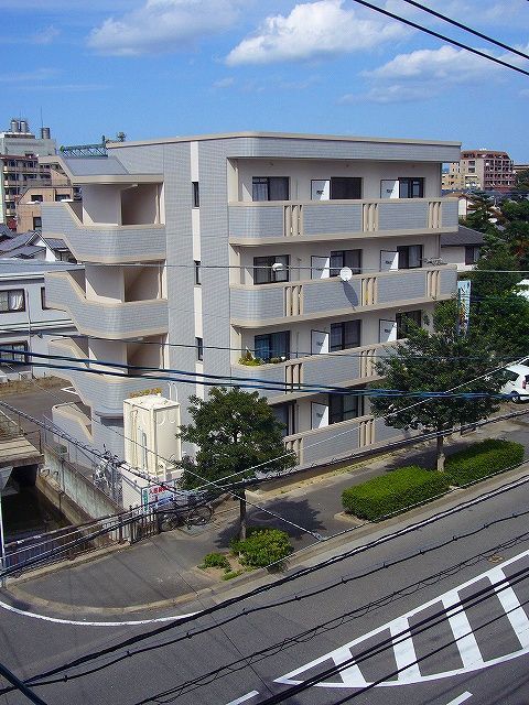 建物外観　竹下駅徒歩２分の好立地！
