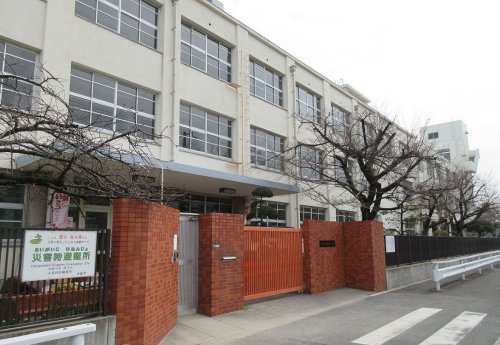 小学校　喜連西小学校（小学校）まで950m