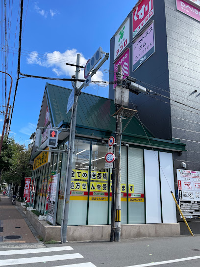 スーパー　食品館アプロ 旭店（スーパー）まで372m