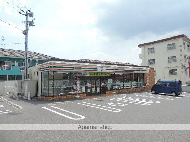 コンビニ　セブンイレブン八幡大浦３丁（コンビニ）まで353m