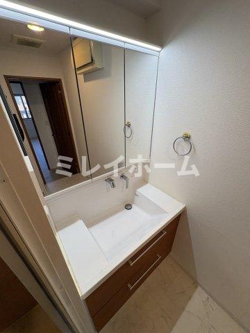 バス・シャワールーム　同建物内、別のお部屋の参考写真になります。
