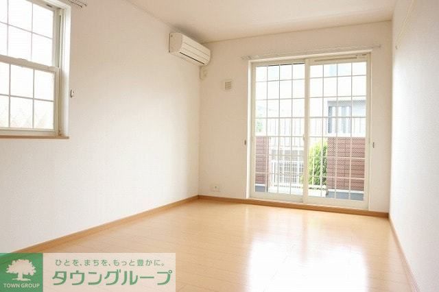 ピーノ・レジーナIVの居間写真