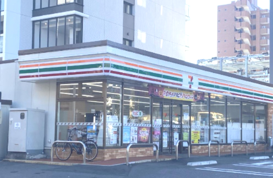 コンビニ　セブンイレブン 名古屋亀島2丁目店（コンビニ）まで296m