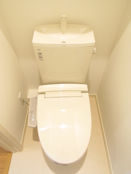 ドミールK鶴ヶ峰のトイレ写真